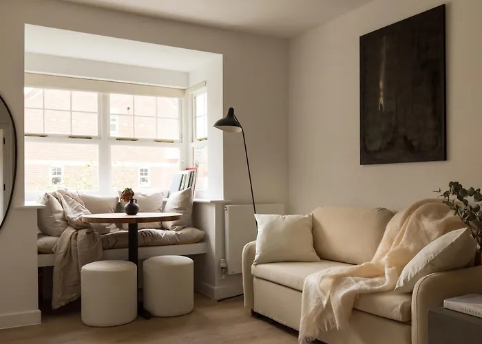 Japandi Residence 1Br Designer Flat With Private Garden
